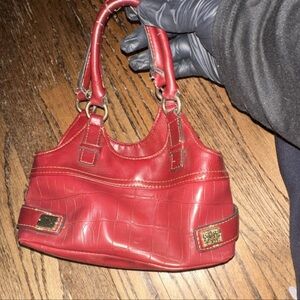 Chic Red Croc-Embossed Shoulder Bag